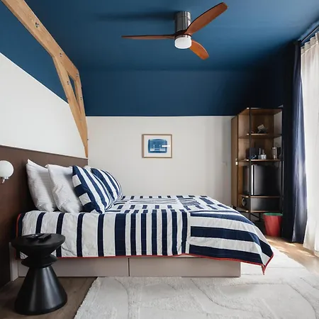 Cafe Koophandel Hotel *