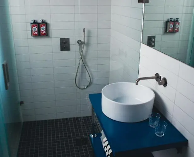 Cafe Koophandel מלון