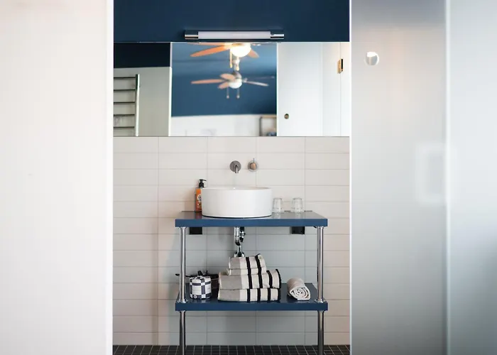 מלון Cafe Koophandel